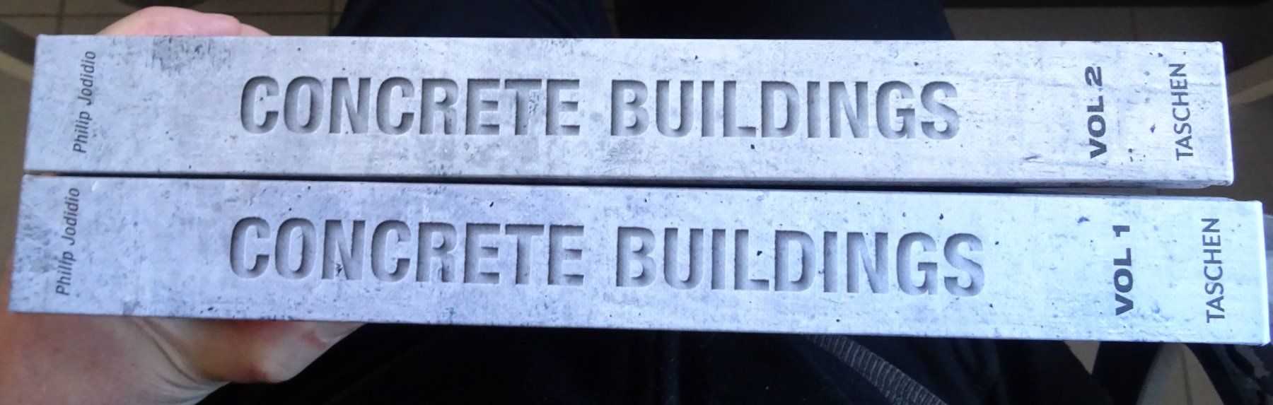 Libri: CONCRETE Buildings 2 Volumes – Usato da La Sarraz venduto da classicworldcoins