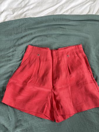 Short M 