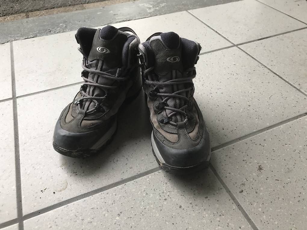 Scarpe da uomo: Salomon Wanderschuhe 40 – Usato da Kriessern venduto da Gavin0201