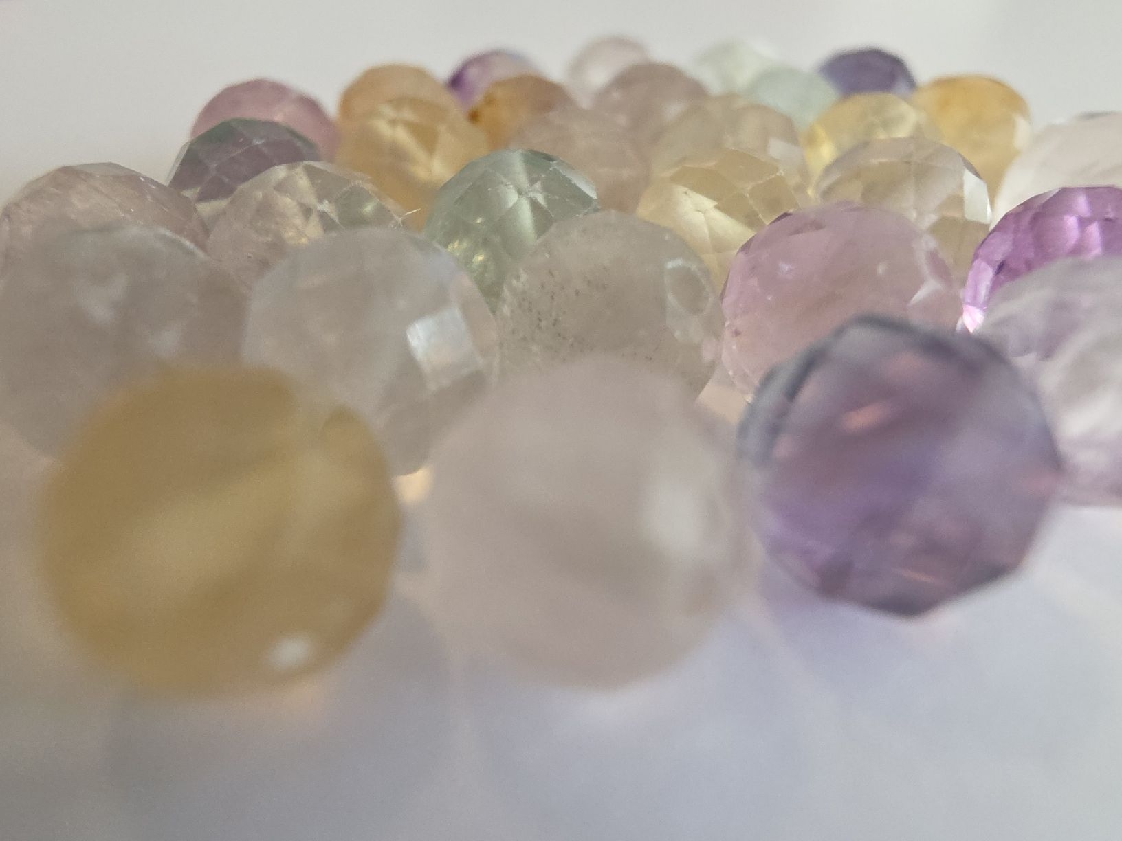 Minerali & Pietre curative: Fluorit facettiert ca. 6mm. Perlen 30 Stück lose – Nuovo e nell'imballaggio originale da Menziken venduto da Mirager 1