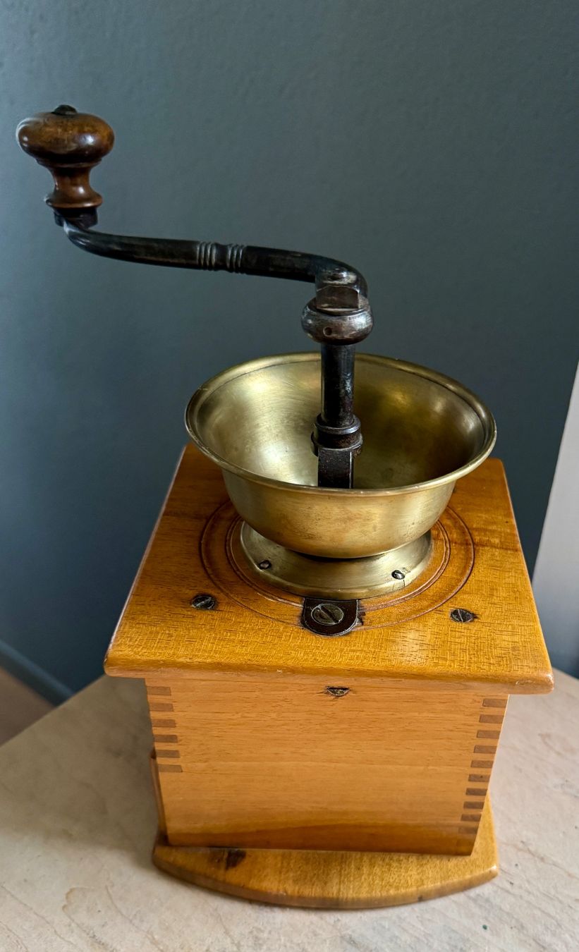 Elettrodomestici da cucina: Sehr schöne antike Kaffeemühle – Usato da Rothrist venduto da Luckywinner 3