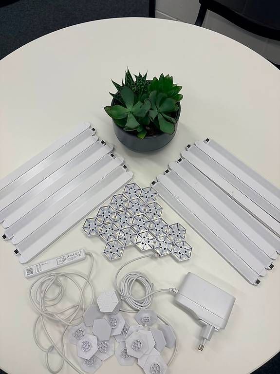 Lampen: Nanoleaf Lines – Gebraucht aus Lausanne von andor3a