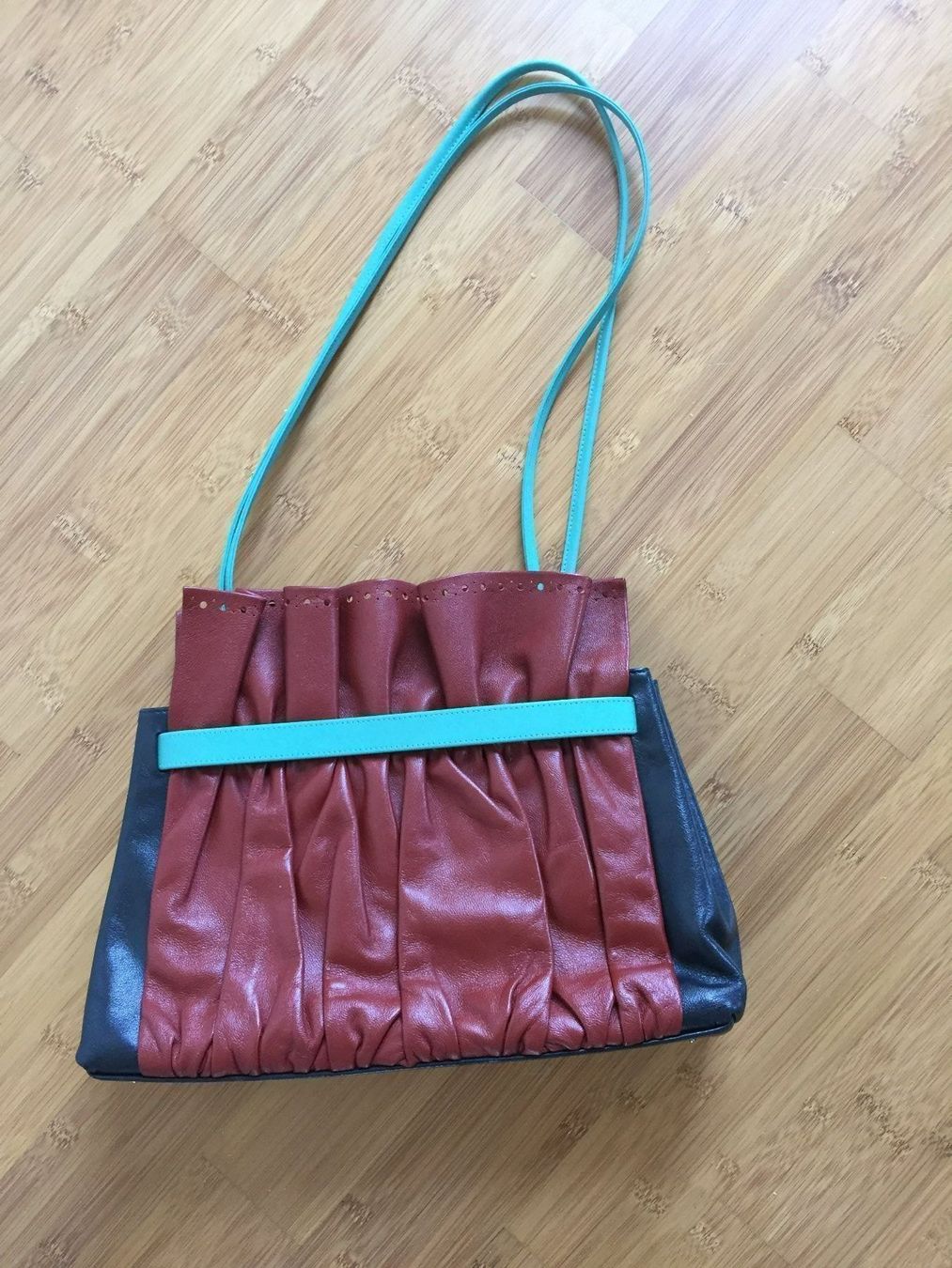 Borse da donna: Tolle Lederhandtasche – Nuovo (secondo la descrizione) da Belp venduto da Bverona 1