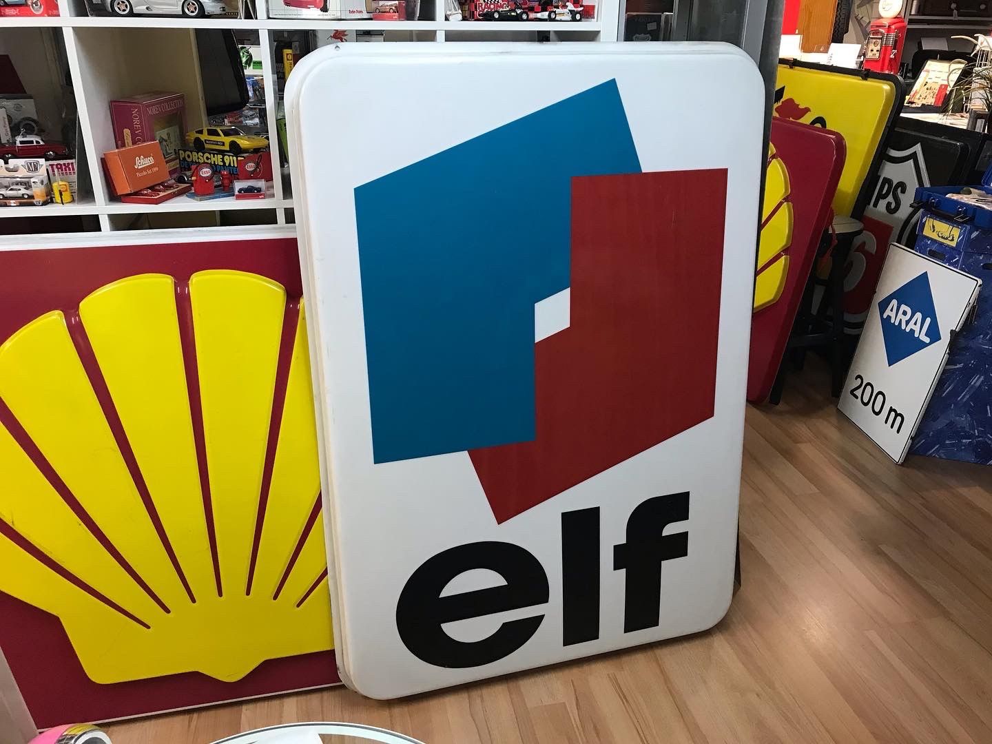 Schilder: Elf - Leuchtreklame-Schild – Gebraucht aus Erlinsbach von Stu-ff