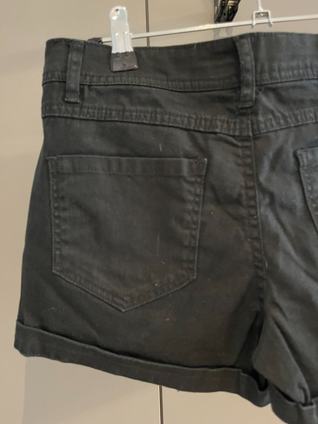 Hosen: Schwarze Shorts / Hot Pants, Grösse 34 – Gebraucht aus Rheineck von FGeissler 3