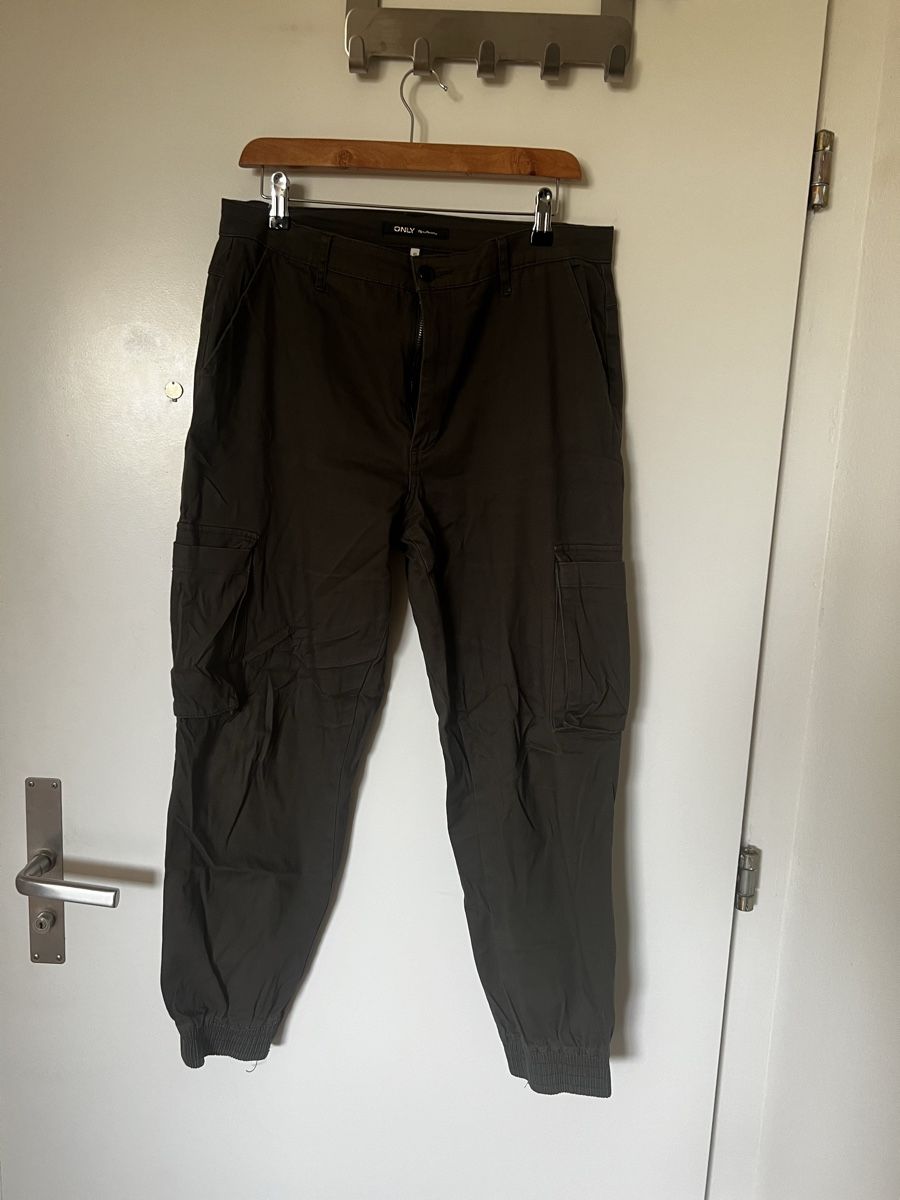 Only Pantaloni: ONLY Cargohose Gr. 40/34 khaki Chino – Usato da Schlieren venduto da mle_lws6