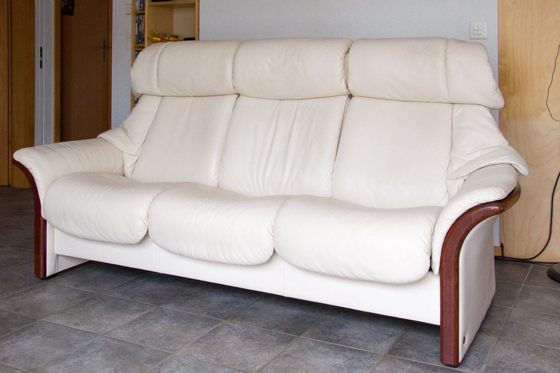 Stressless Divani: Stressless Ledersofa cremeweiss – Usato da Heitenried venduto da LoCoast23