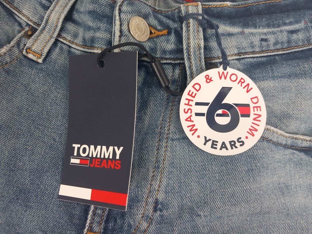 Tommy Hilfiger Jeans: TOMMY JEANS shorts – Neu (gemäss Beschreibung) aus Hünenberg von Restwert_Zug 7