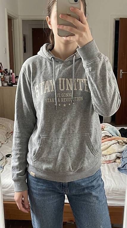 Pullover & Sweatshirts: Hoodie – Gebraucht aus Neuchâtel von eli_t9yy
