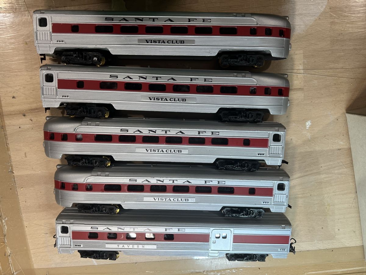 Modelleisenbahnen: 5 US Santa Fe RR  – Gebraucht aus Dübendorf von Troggy 2