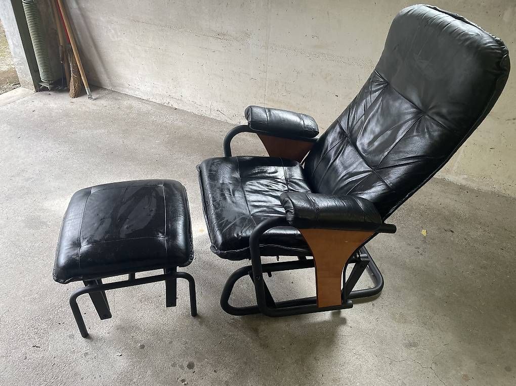 Poltrone: Retro Sessel aus Leder mit Hocker – Usato da Domat/Ems venduto da Buendner2000 3
