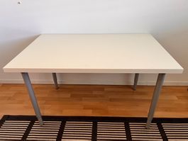 Schreibtisch (Mulde bestellt)