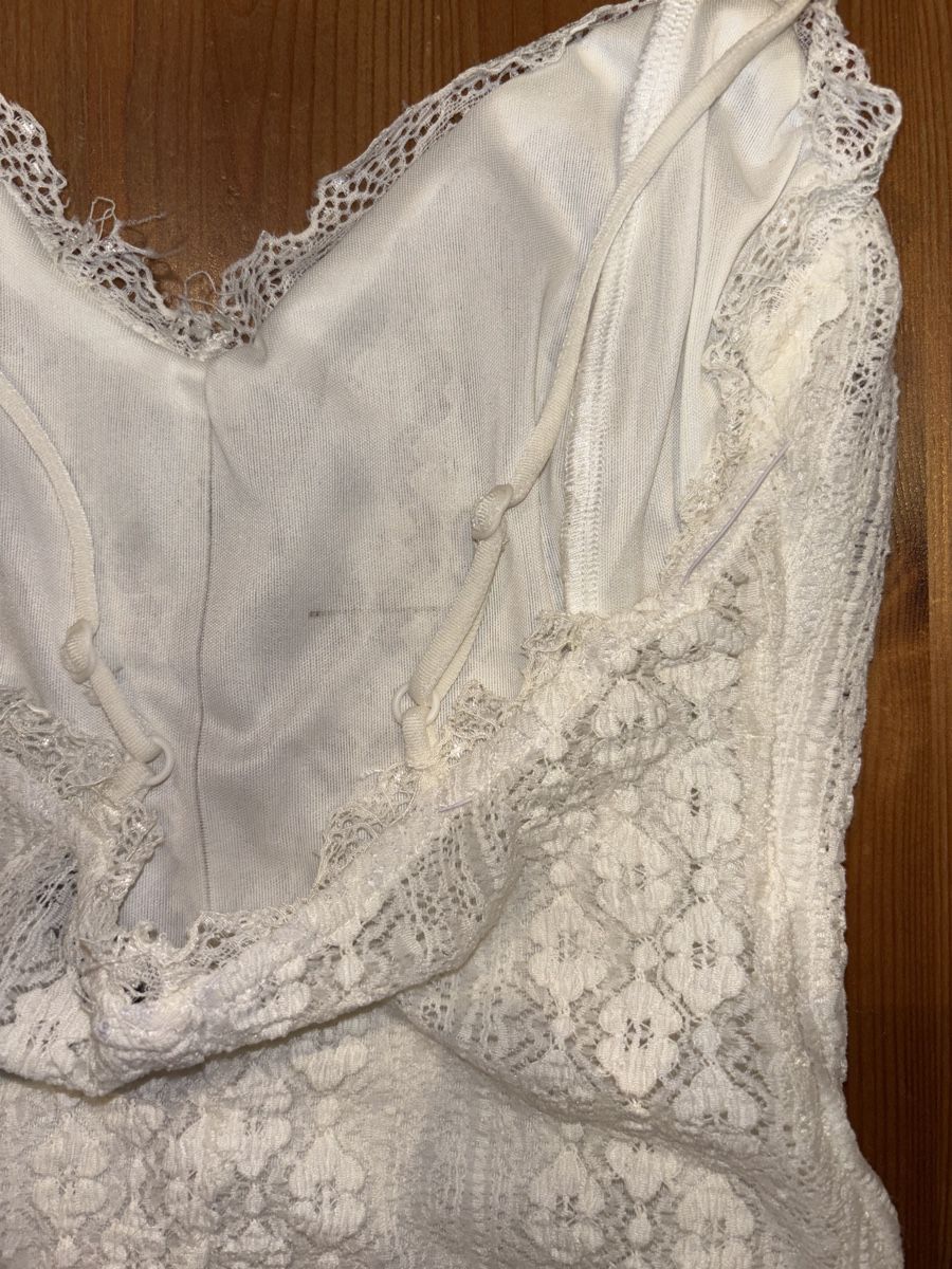 Bershka Tops: Elegantes, weisses Top mit Spitze, Grösse S – Gebraucht aus Wabern von est_jw6s 2