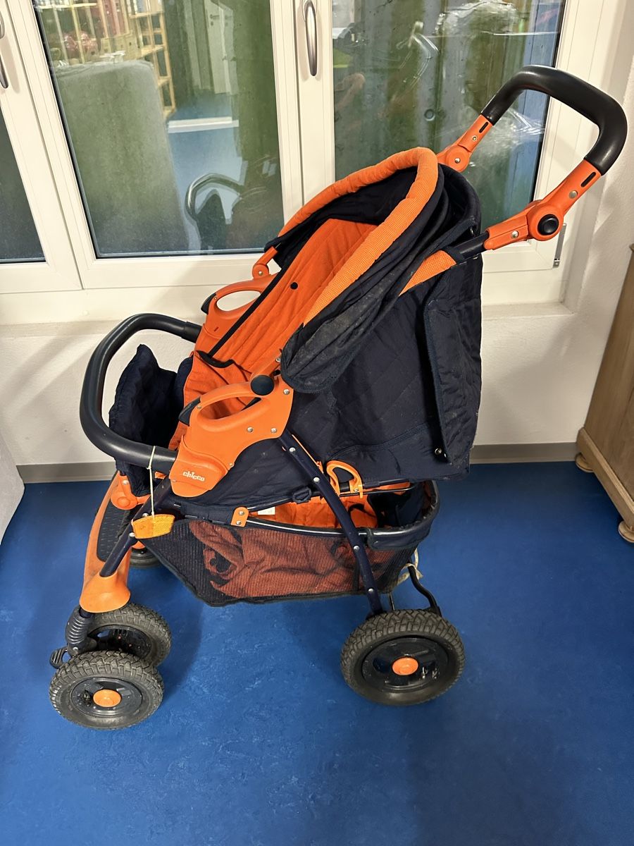 Chicco Kinderwagen: Kinderwagen Chicco rot/dunkelblau gebraucht – Gebraucht aus Hedingen von kusi013 2
