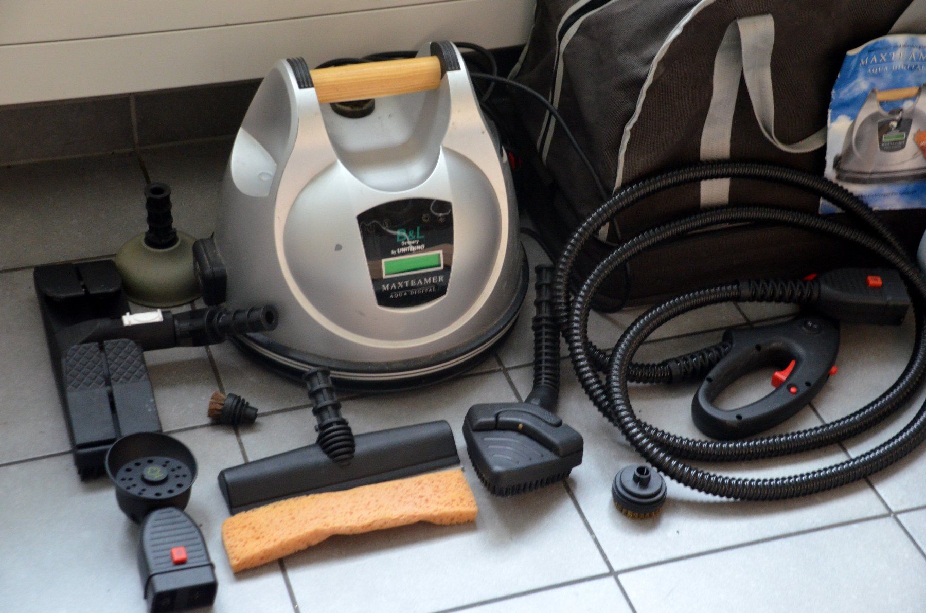 Pulitori a vapore: B&L Maxteamer Aqua Digital II Dampfreiniger/Sauger – Usato da Collonges venduto da arashee 1