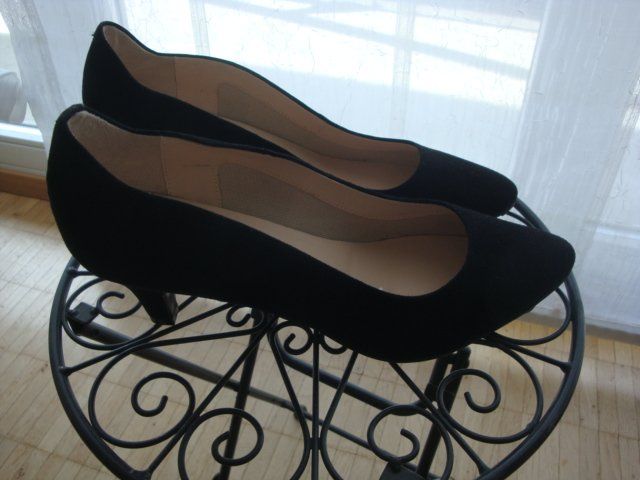 Damenschuhe: schwarzer Veloursleder Pumps – Gebraucht aus Thun von Ereli47 1