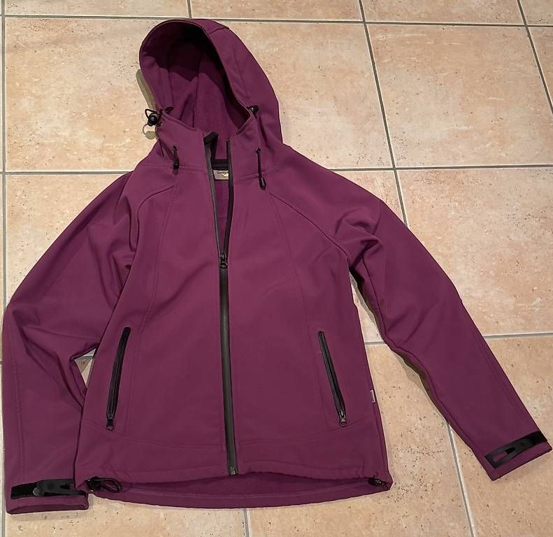 Vestes: Wind-Softshell Jacke  – D'occasion à Pieterlen par van_y77j