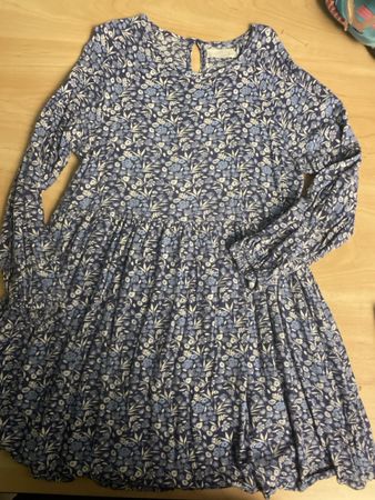 Leichtes weiches mango Blumenkleid, Gr.128, Langarm