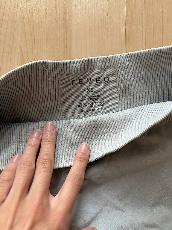 Leggings: Teveo Shorts  – D'occasion à Uttigen par Ninakim2002 2