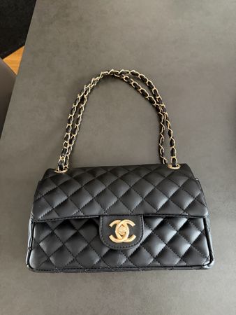 Tasche schwarz mit Kette guter Zustand