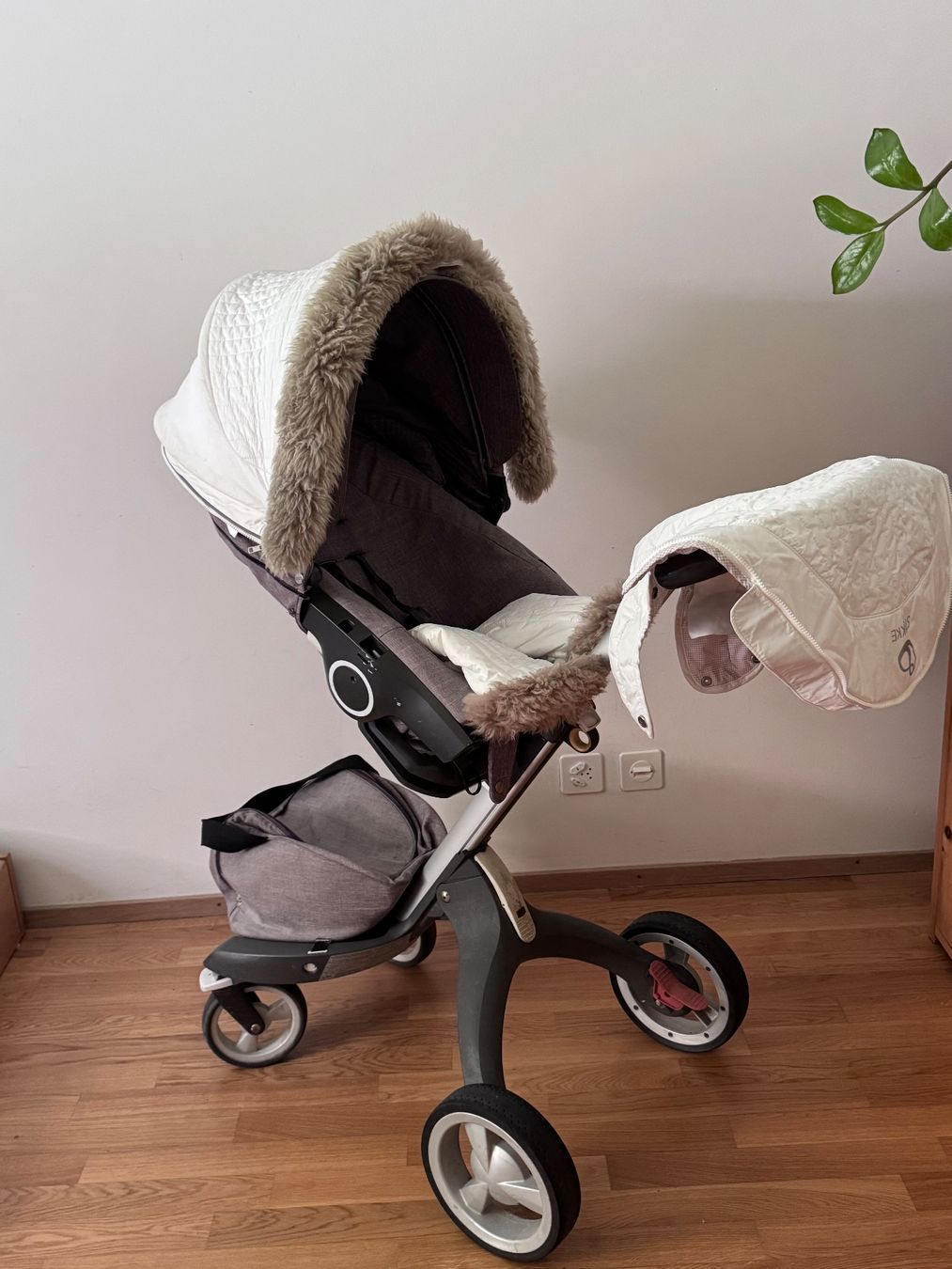 Stokke Carrozzine: Kinderwagen Stokke Xplory V5 Bundle gebraucht – Usato da Jona venduto da tambuehl01 7