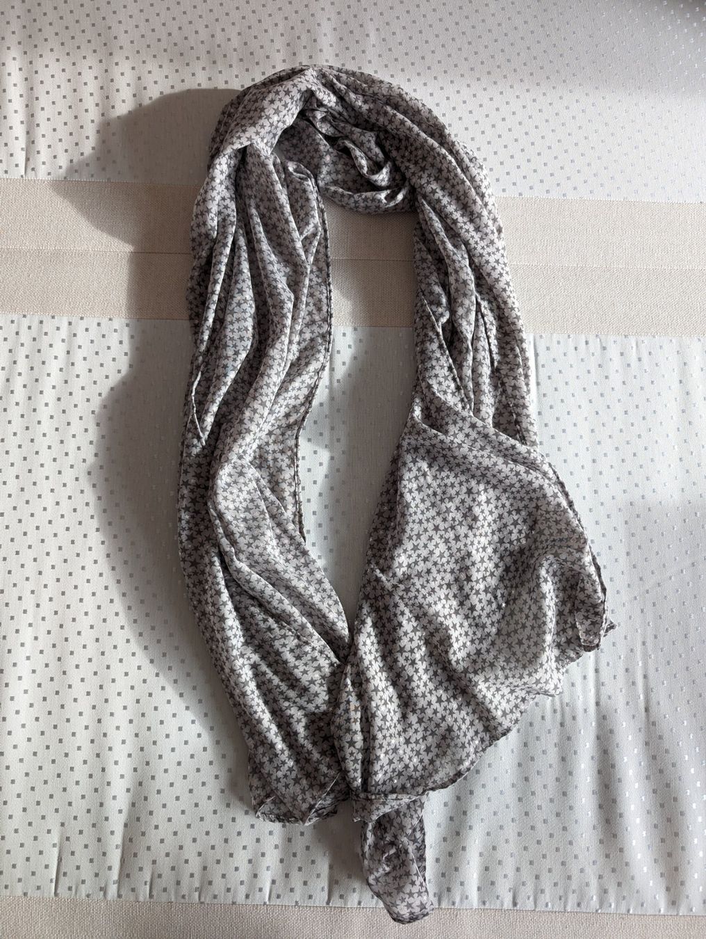 Foulard & Sciarpe: Lightweight star scarf – Usato da Glis venduto da livespringly