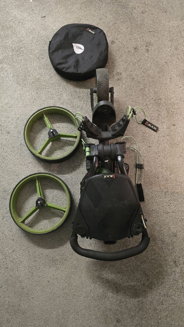 Big Max Trolley: Golf Trolley Big Max IQ+ mit Regenhülle – Usato da Reichenburg venduto da rameus 4