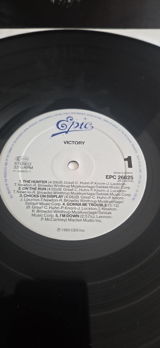 Dischi in vinile: Victory 1st record 1985 Vg,Vg – Usato da Yvonand venduto da RF-VINYL 1