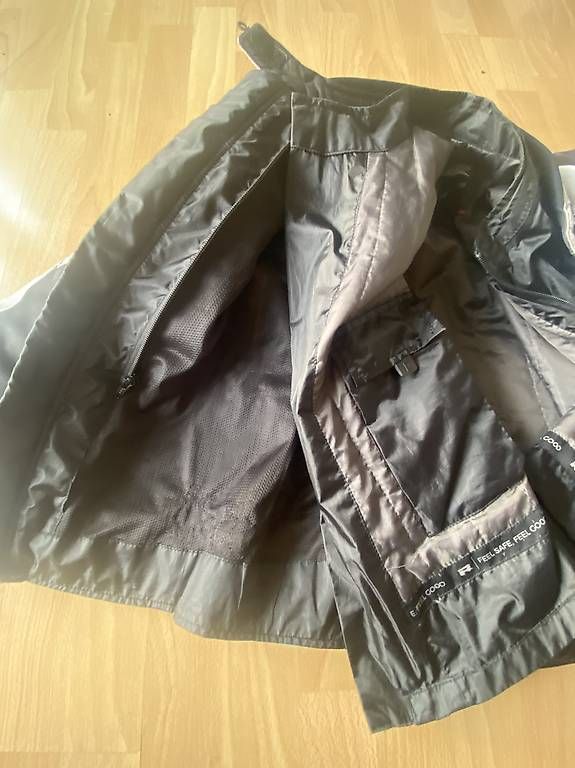 Lotti di vestiti: Motorrad Kleidung plus Helm – Usato da Biberist venduto da nor_t5bk 2