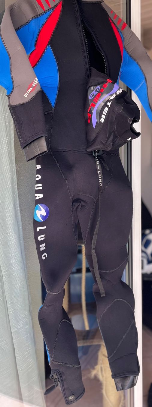 Mute per immersioni: Combinaison de plongée Aqualung Intégrale – Usato da Bretigny-Morrens venduto da sop_z8yr 3