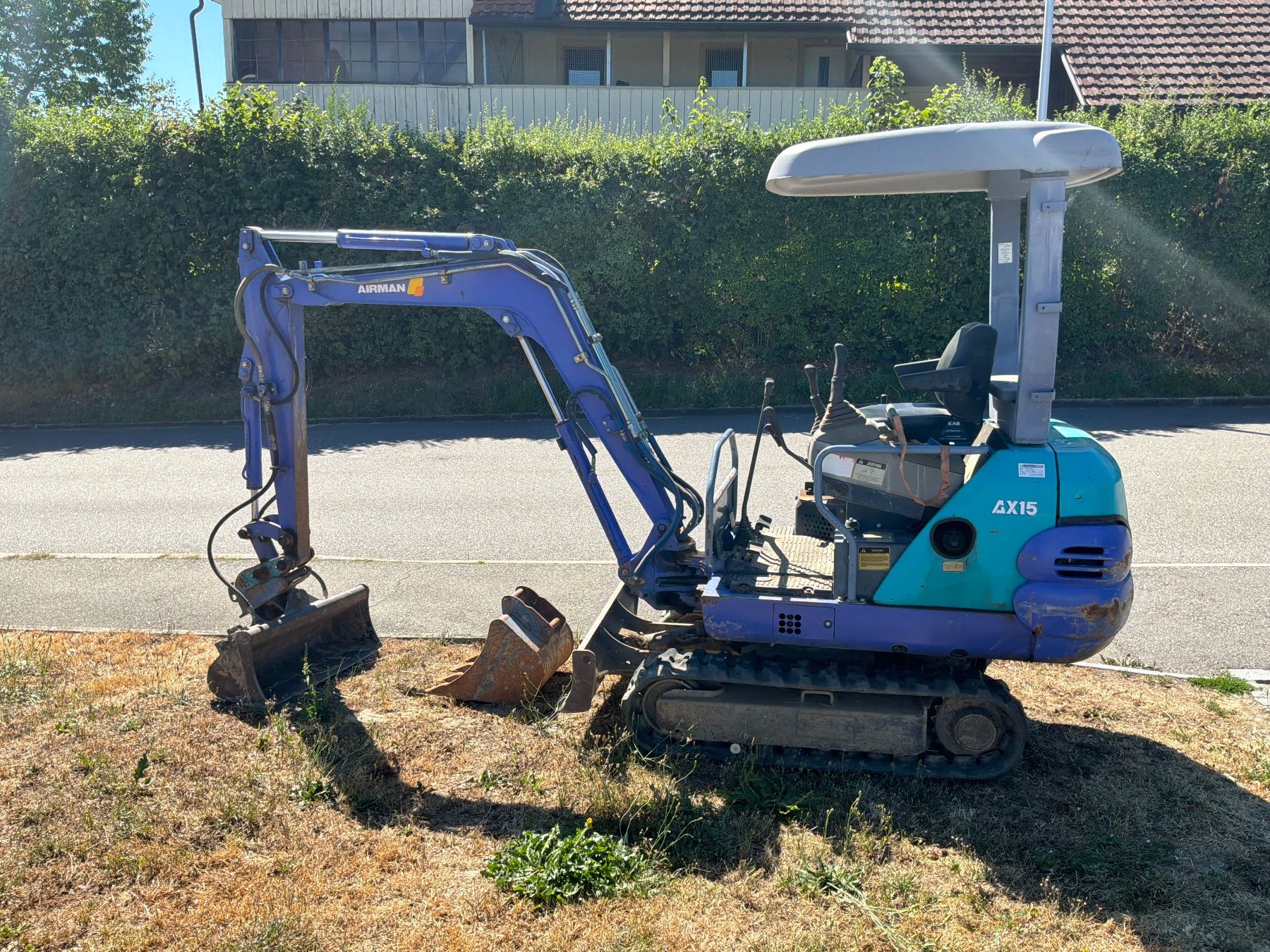 Excavateurs: Bagger 1,5 t mit Spitzhammer – D'occasion à Strengelbach par Chrampferuflicker