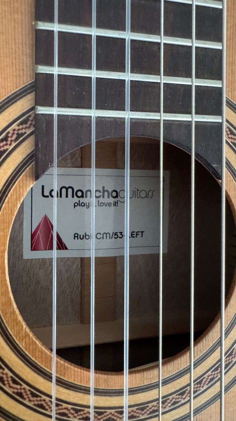 Strumenti musicali: 1/2 Gitarre 53 cm LINKS-händer – Usato da Unterengstringen venduto da RILORAMO 1