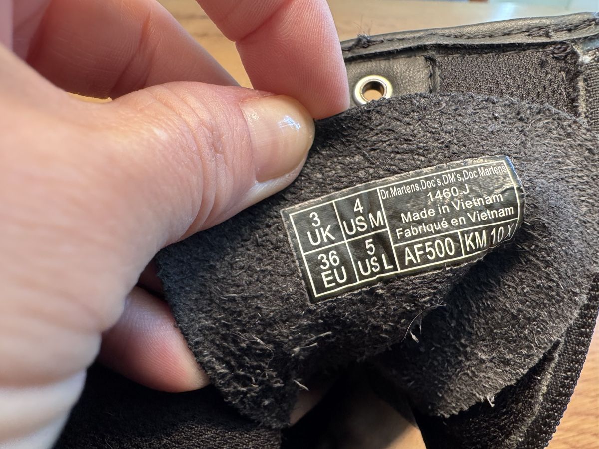 Dr. Martens Scarpe per ragazzi: Dr. Martens Boots Grösse 36   – Usato da Niederbüren venduto da Oetschli 7