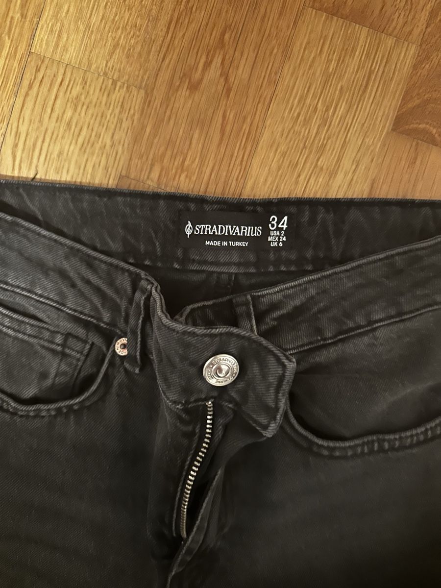Stradivarius Jeans: Jeans noir D98 – Nuovo (secondo la descrizione) da Bulle venduto da Miriammf_6