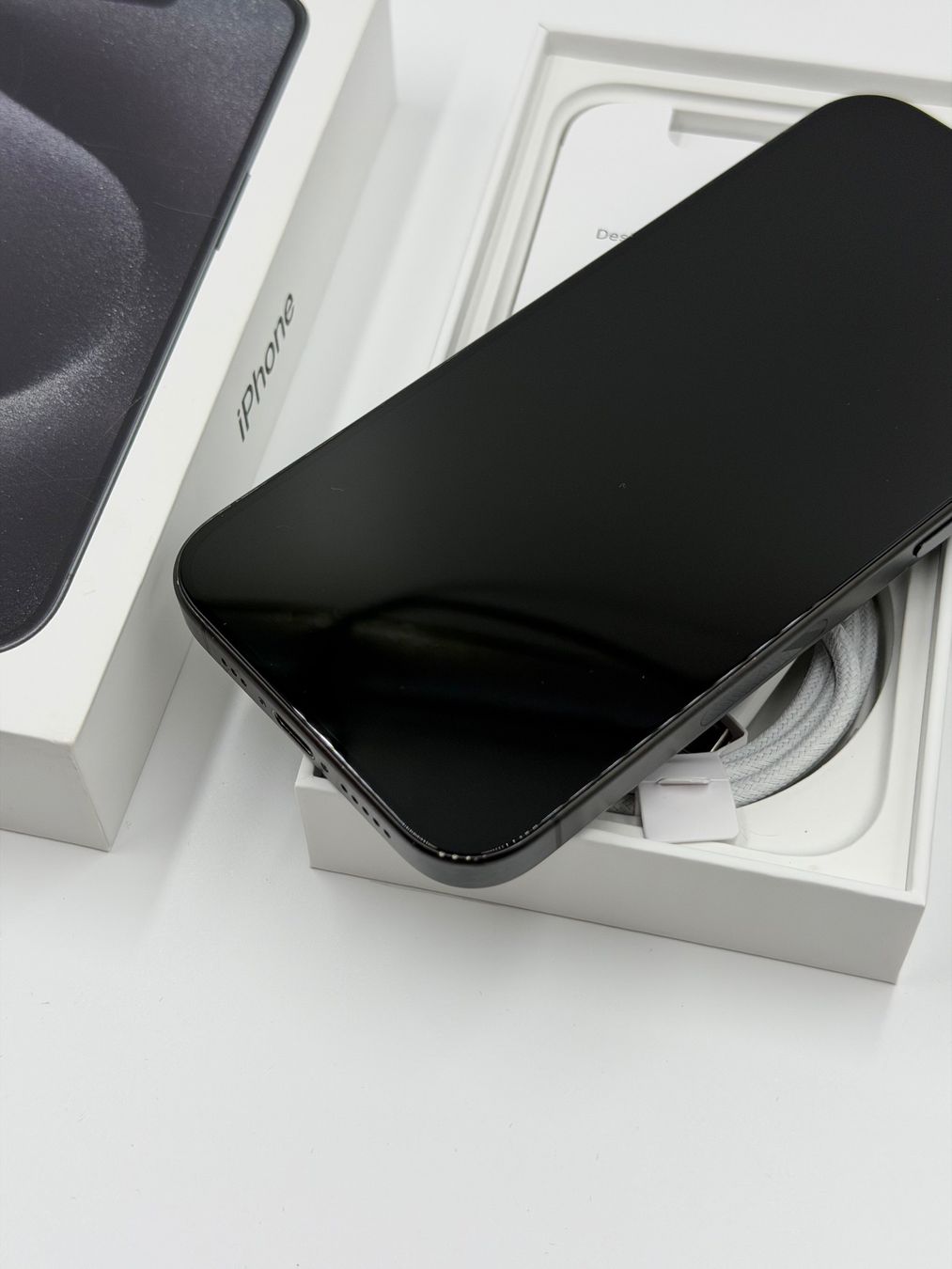 Apple Telefoni cellulari / Smartphones: Apple iPhone 15 Pro - 256 GB | Wie neu – Usato da Chur venduto da ReplaceHub 4