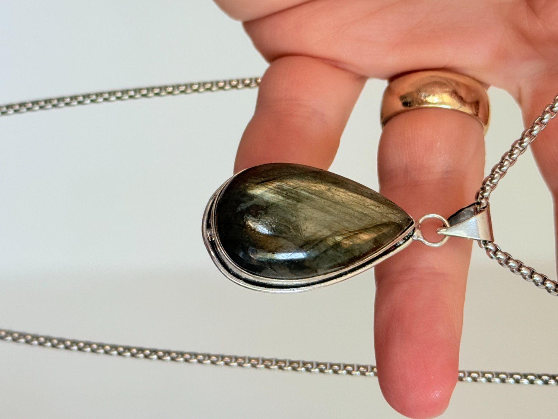 Catenine: Collier vintage avec pendentif pierre Labradorite – Nuovo e nell'imballaggio originale da Genève venduto da AWWA 8