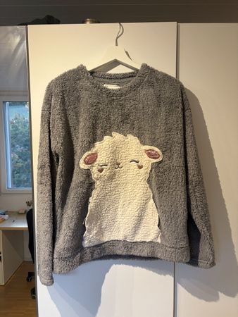 Etam Plüschpullover grau Schaf Motiv Grösse M neuwertig
