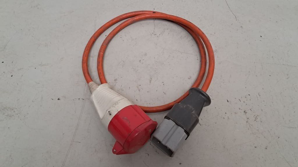 Cavi: Industrie Kabel-Set mit CEE-Stromanschlüsse – Usato da Alpnach-Dorf venduto da Hess-Automobile 2