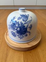 Käse-Hobel Keramik blau/weiss mit Holzbrett