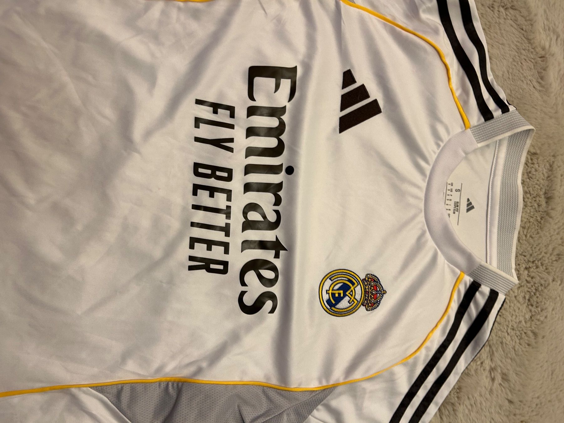 Real Madrid Leibchen & Hosen: Real Madrid Trikot 2025/2026 – Gebraucht aus Lenk im Simmental von niczbaeren 2