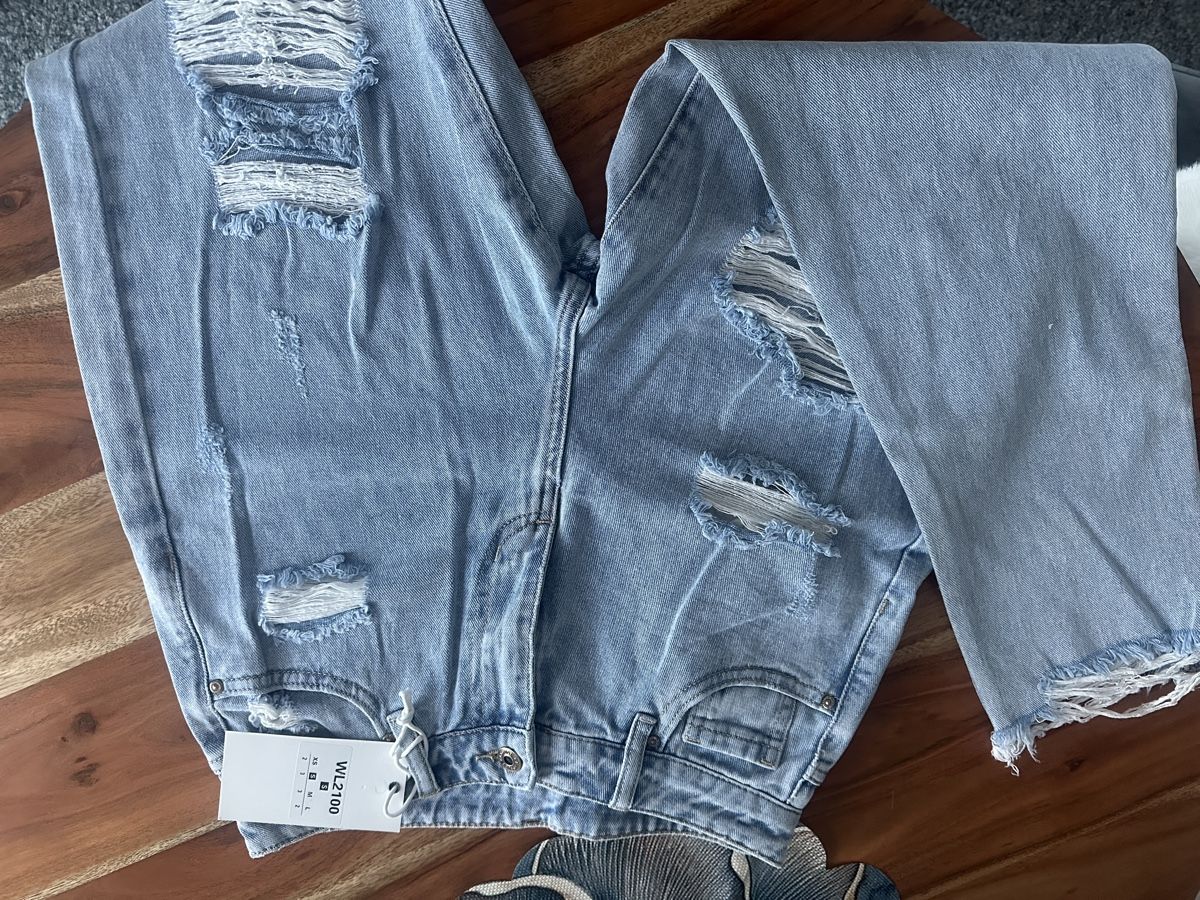 Jeans: High waist Jeans – Neu und originalverpackt aus Frutigen von kat_658p 3