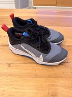 Baskets Nike gris noir bleu taille 35.5 bon etat