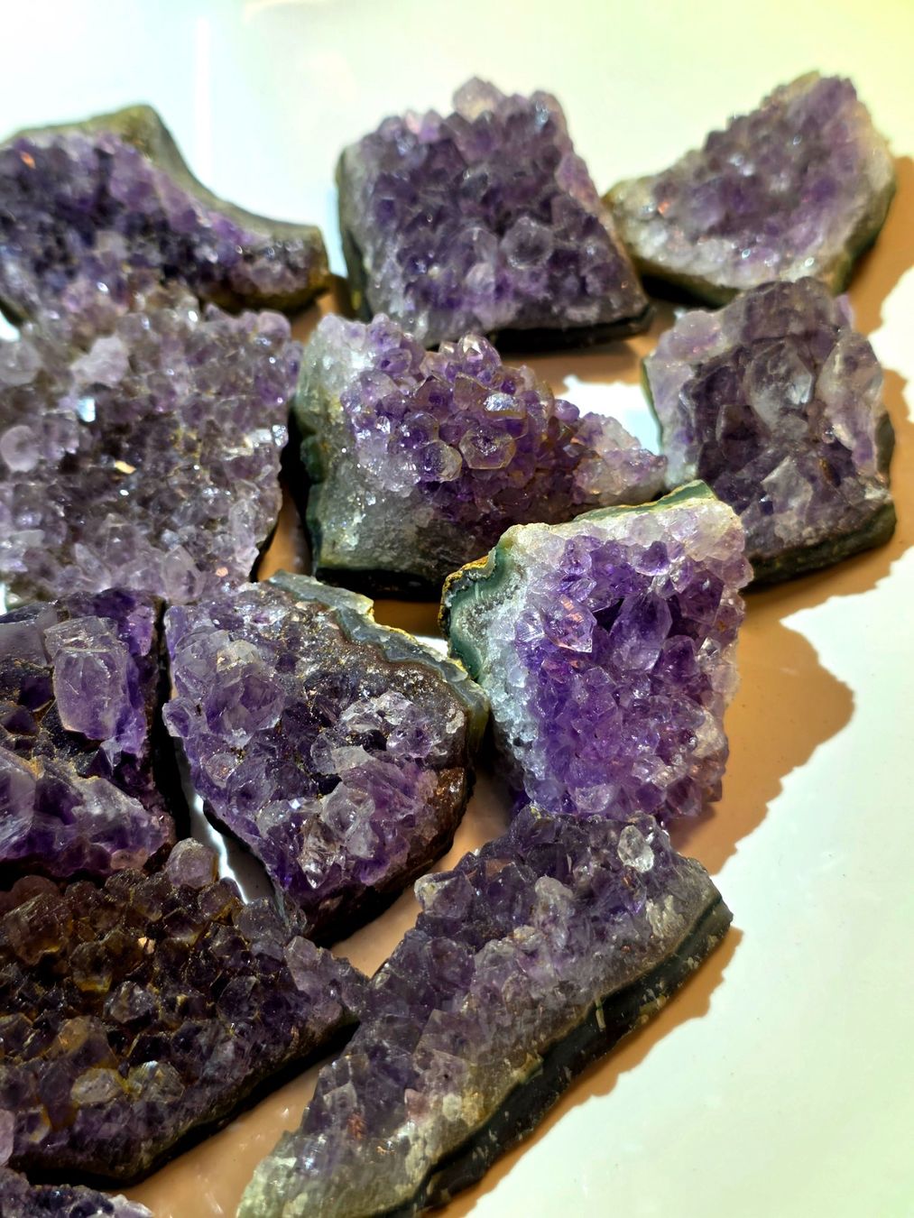Minerali & Pietre curative: 20 Amethyst Stufen Set A 757g – Nuovo e nell'imballaggio originale da Matzingen venduto da Shay_Crystalz 2