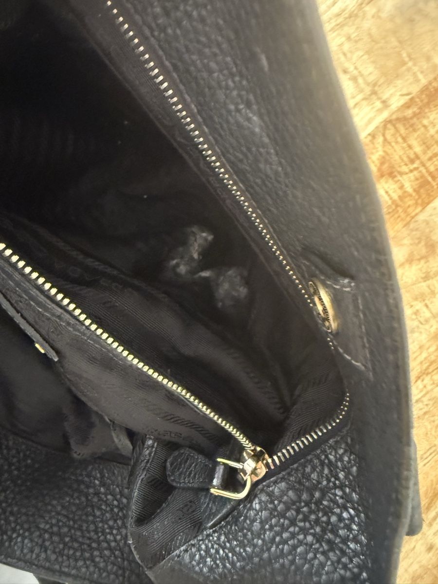Prada Sacs femmes: Sac Prada cuir noir utilisé – D'occasion à Payerne par Maylin2018 7