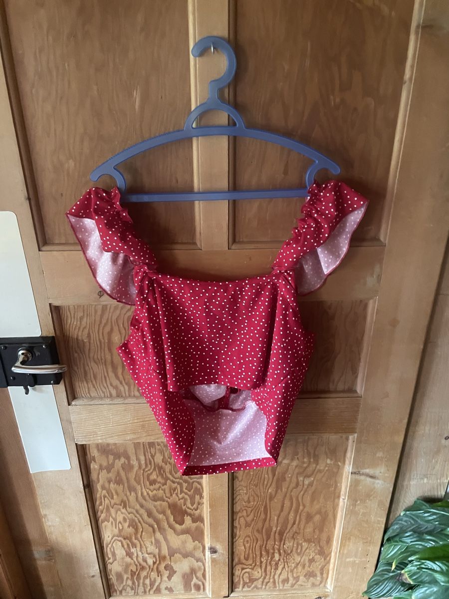 Shein Top: Rotes Oberteil mit Weissen Pünktchen – Nuovo (secondo la descrizione) da Lenk im Simmental venduto da banane50626 1