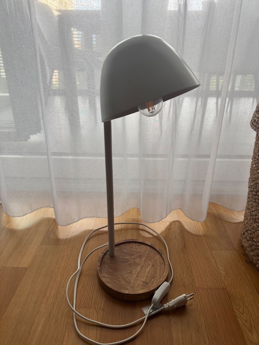 Maisons du monde Lampen: Tischlampe Weiss mit Holz – Gebraucht aus Steinhausen von sar_ph7q