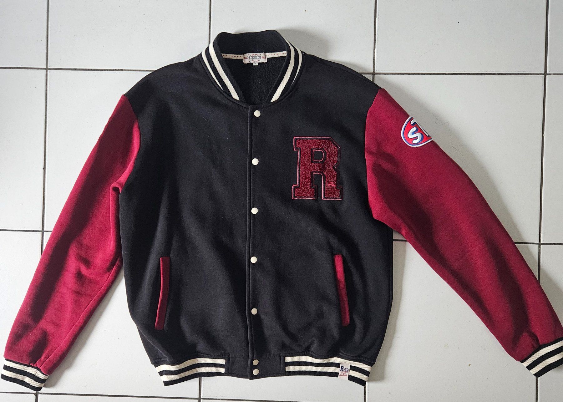 Giacche: COLLEGE Jacke Rock n Roll – Usato da Liebefeld venduto da Straycats