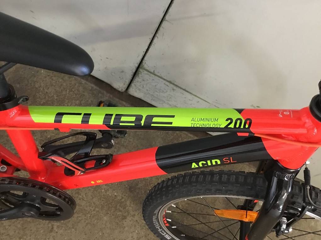 Velos: Kinderfahrrad Cube Acid 200 SL – Gebraucht aus Bischofszell von Mr.Kompass 3