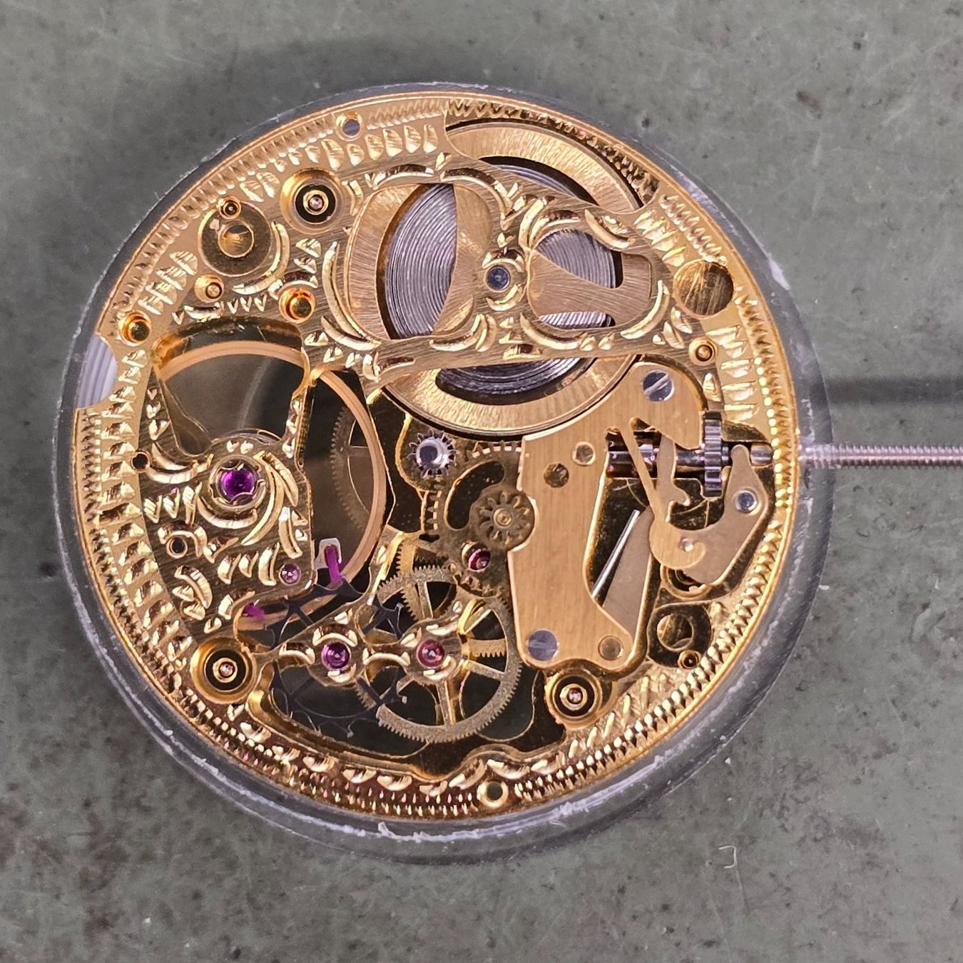 Orologi: Mouvement Peseux 7001 doré squelette – Usato da Tramelan venduto da Nirdan 1