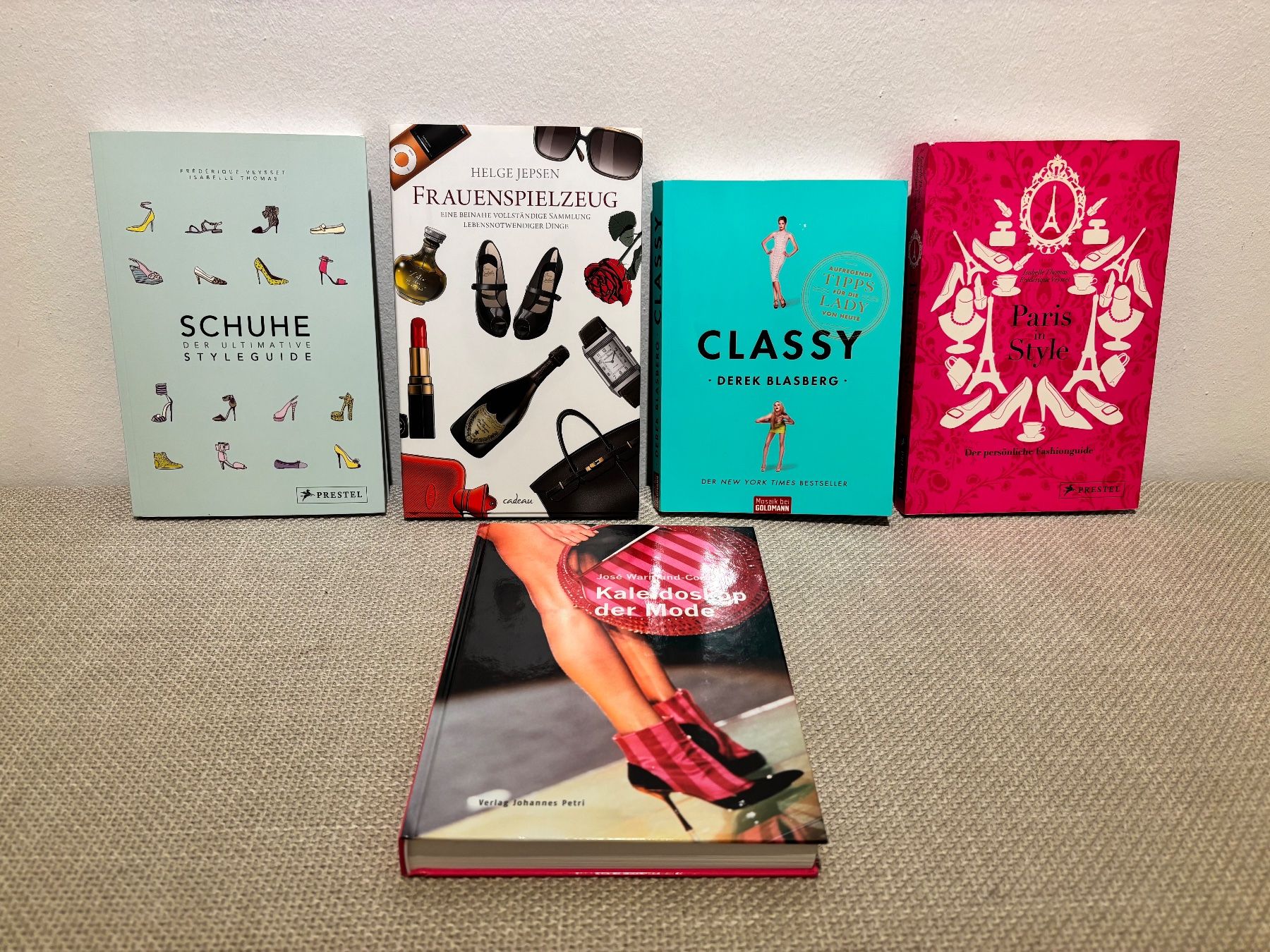 Libri: Bücherset zum Thema Mode – Usato da Bottmingen venduto da ana_5hrv